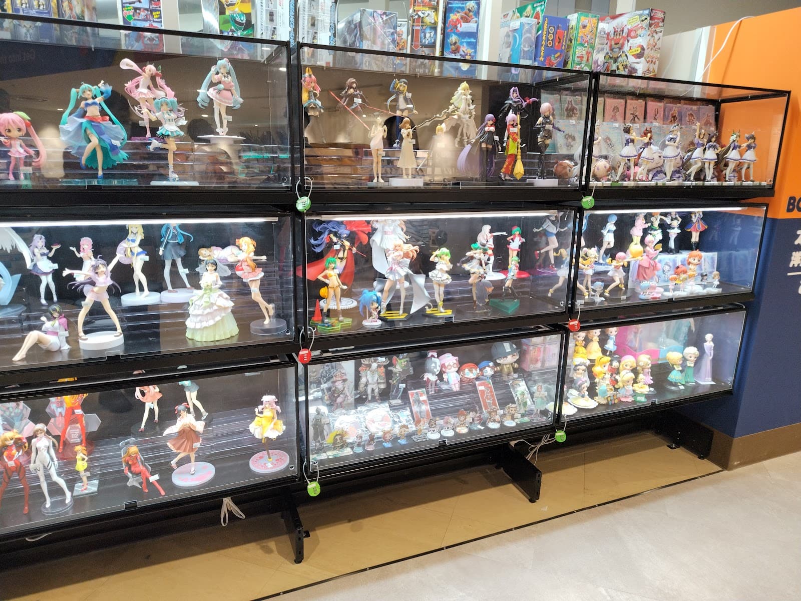 Book-Off Fukuoka Tenjin — photo 5