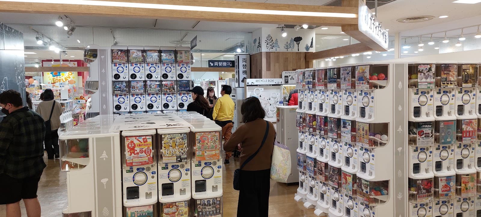Gashapon Department Store Ikebukuro — photo 2