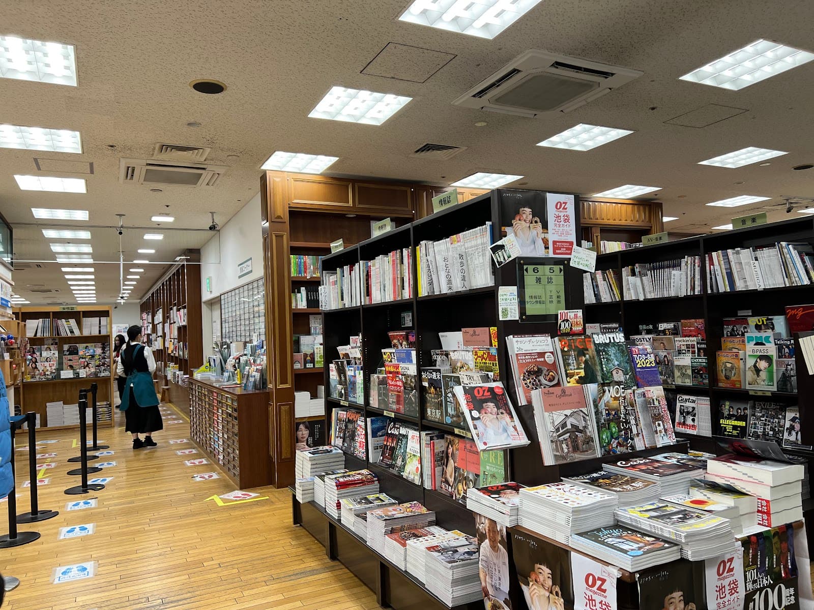 Junkudo Ikebukuro — photo 1