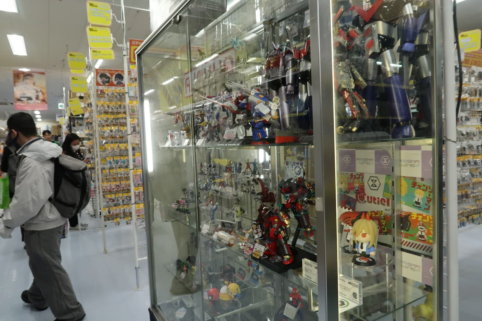 Yellow Submarine Akihabara — photo 4