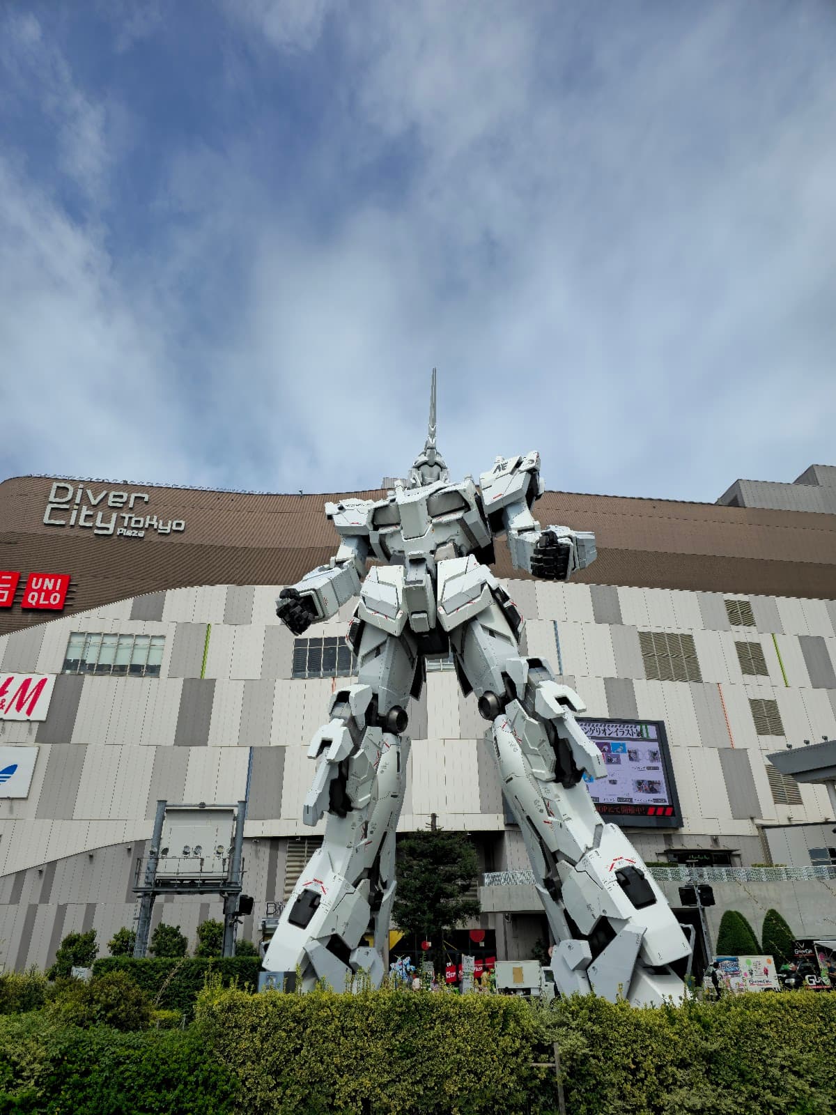 Unicorn Gundam Statue (Odaiba)